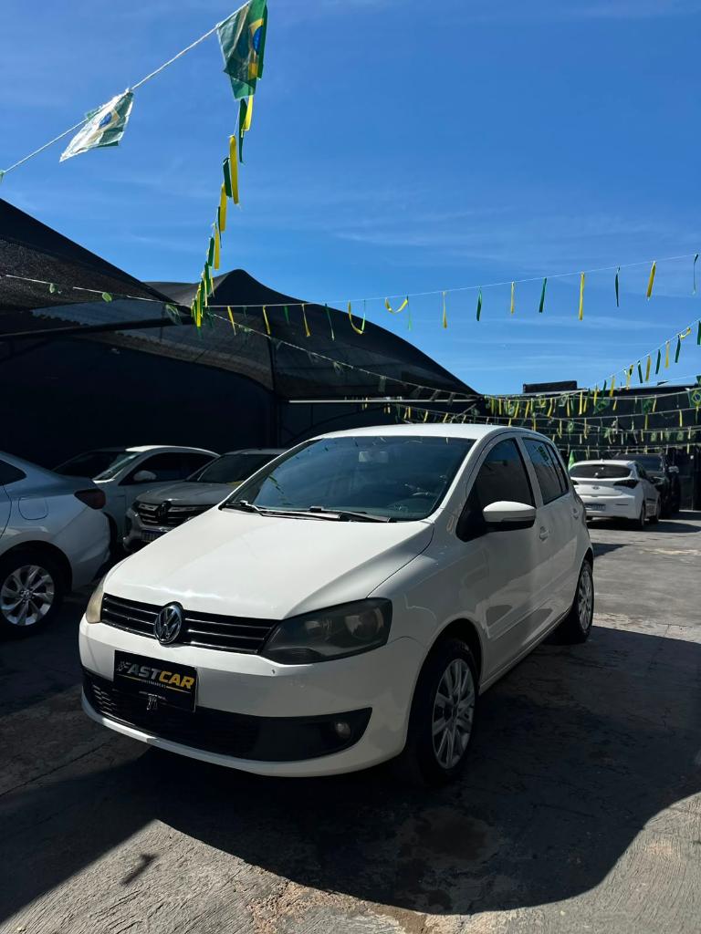 Volkswagen Fox Fox 1.0 Mi Total Flex 8V 3p 2013