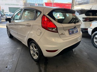 Foto do veículo Ford Fiesta 1.6 16v Tivct Sedan Titanium Powershift