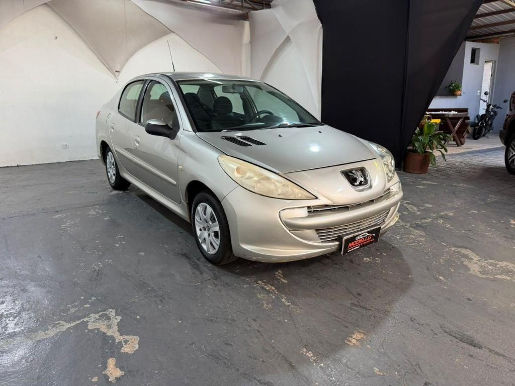 Peugeot 207 207 Sedan Passion XR 1.4 Flex 8V 4p 2013