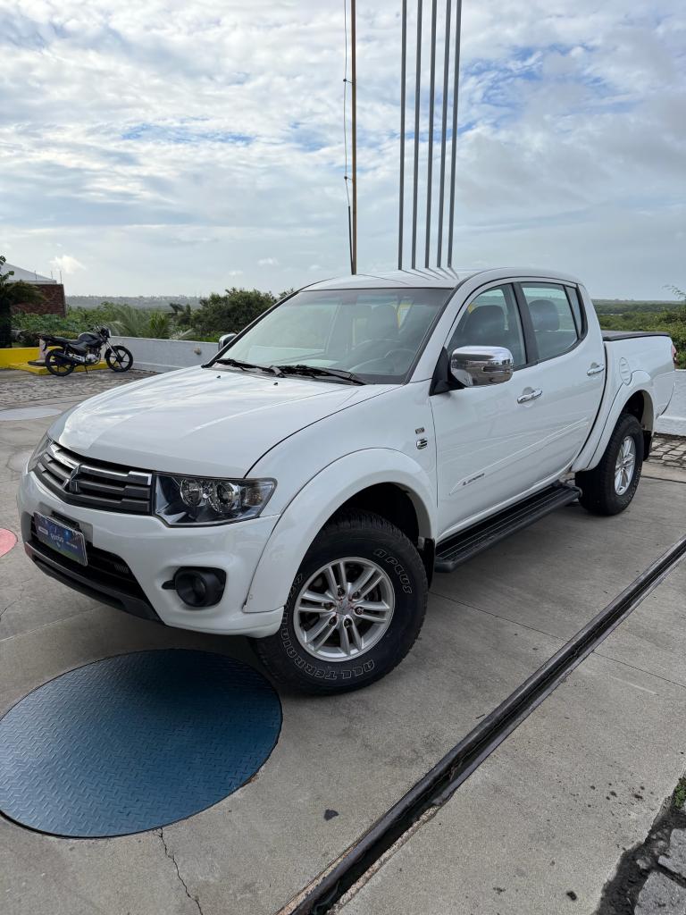 Mitsubishi L200 2015
