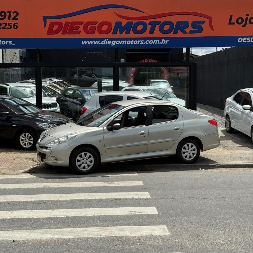 Peugeot 207 QUIKSILVER 1.4 FLEX 8V 3P 2011