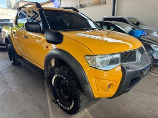 Foto do veículo Mitsubishi L200 Triton Savana 3.2 Cd Tbi Dies. Mec.