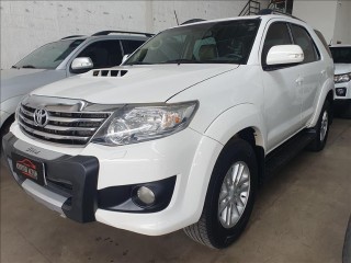 Foto do veículo Toyota Hilux 3.0 Srv 4x4 Cd 16v Turbo Intercooler 4p Automático