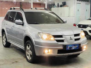 Foto do veículo Mitsubishi Airtrek 2.4 16v 163cv/136cv 4x4 5p Aut.