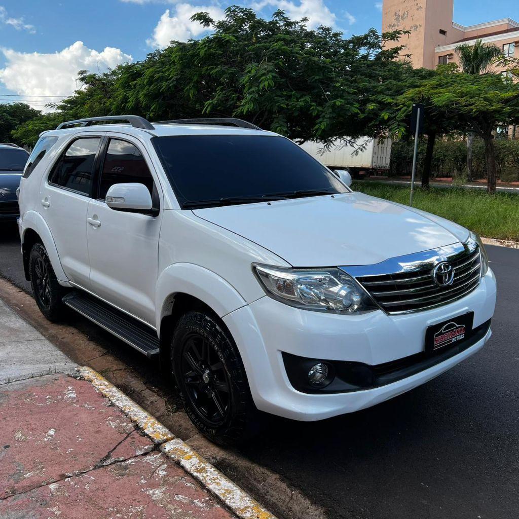 Toyota Hilux Hilux SW4 SR 4x2 2.7/ 2.7 Flex 16V Aut. 2014
