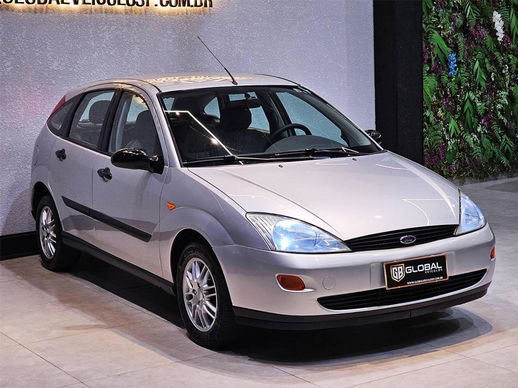 Ford Focus Focus 1.8 16V 5p 2001