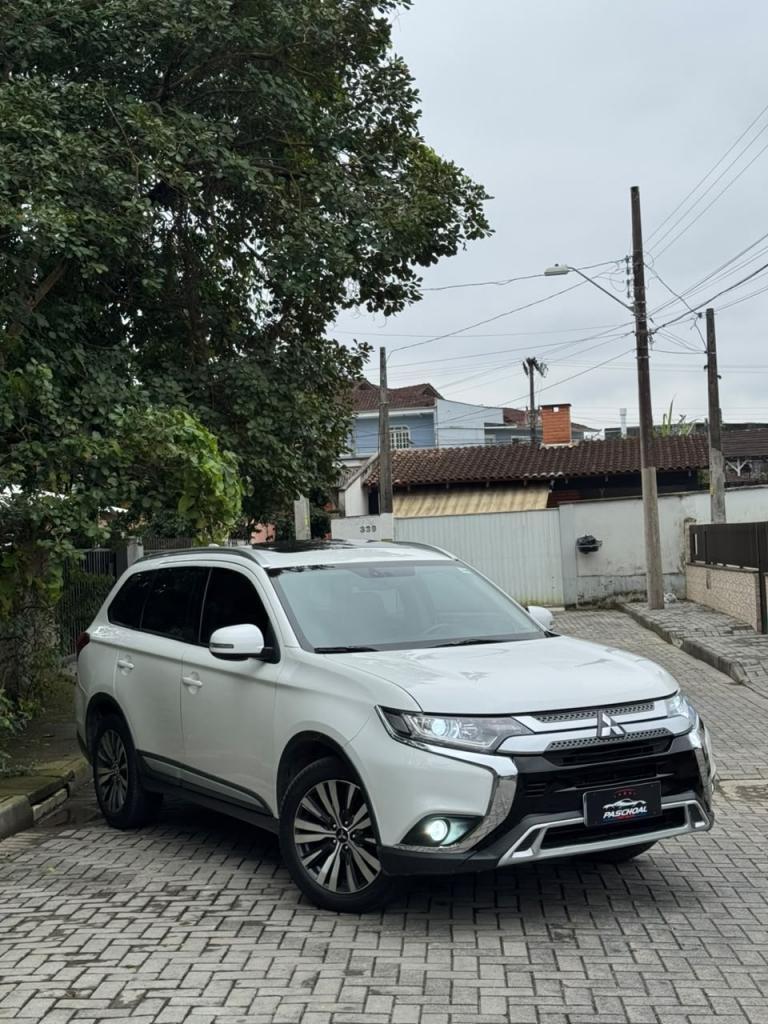 Mitsubishi Outlander OUTLANDER HPE 2.0 16V 5p Aut. 2019
