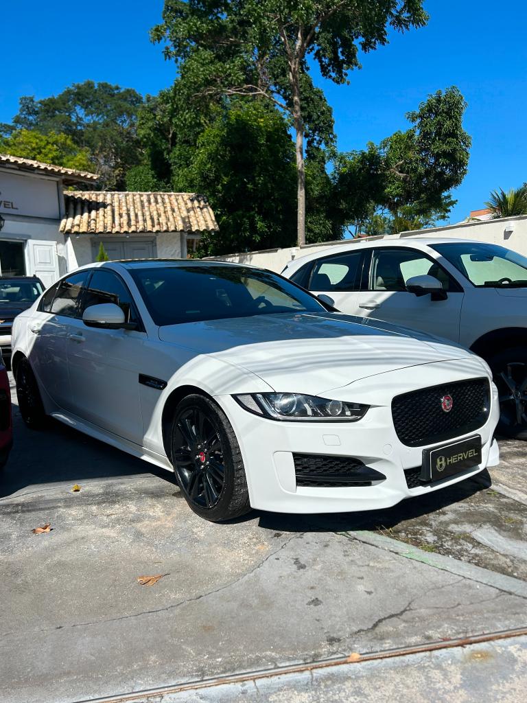 Jaguar Xe 2.0 R Sport Auto - Automática