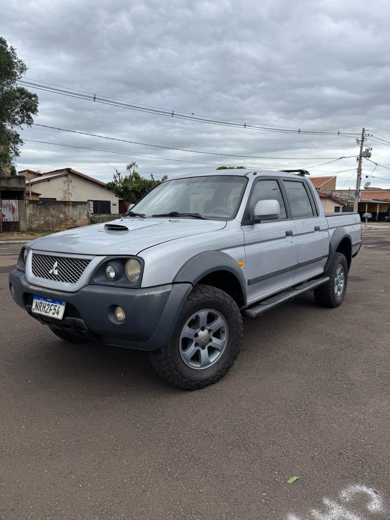 Mitsubishi L200 Outdoor 2.5 Hpe 4wd 2011