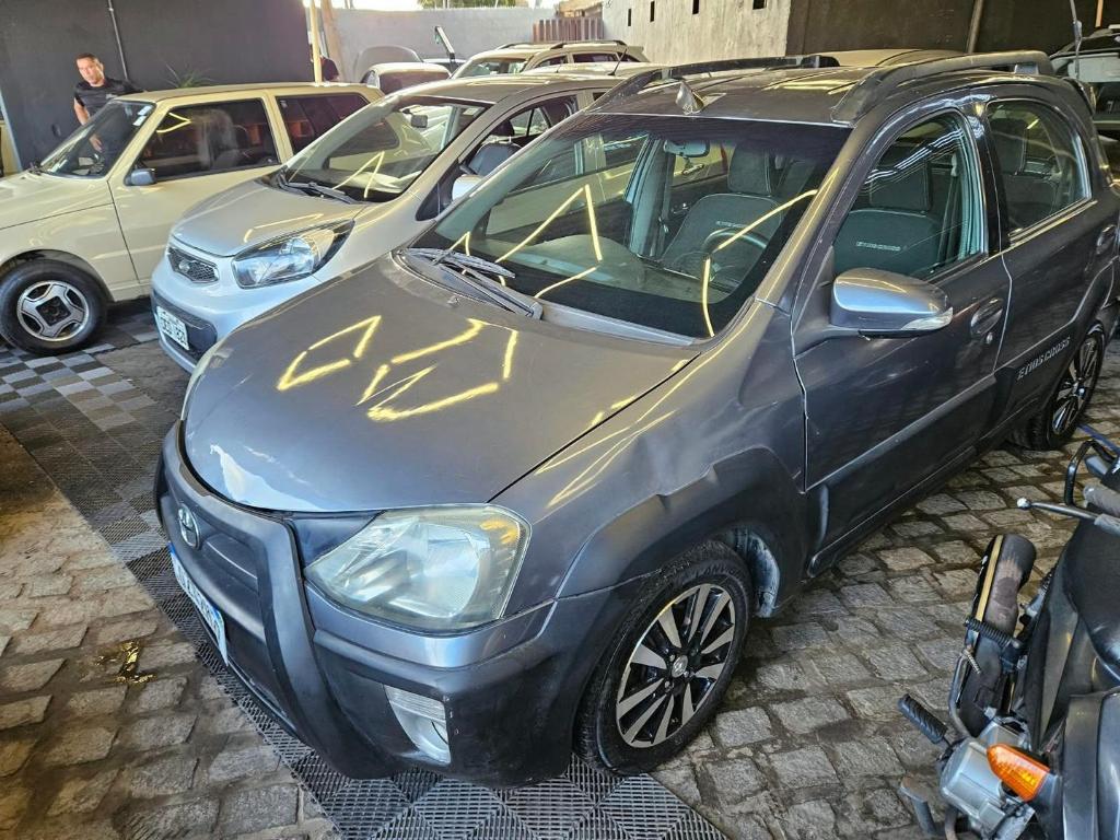 Toyota Etios CROSS 1.5 16V FLEX 2014