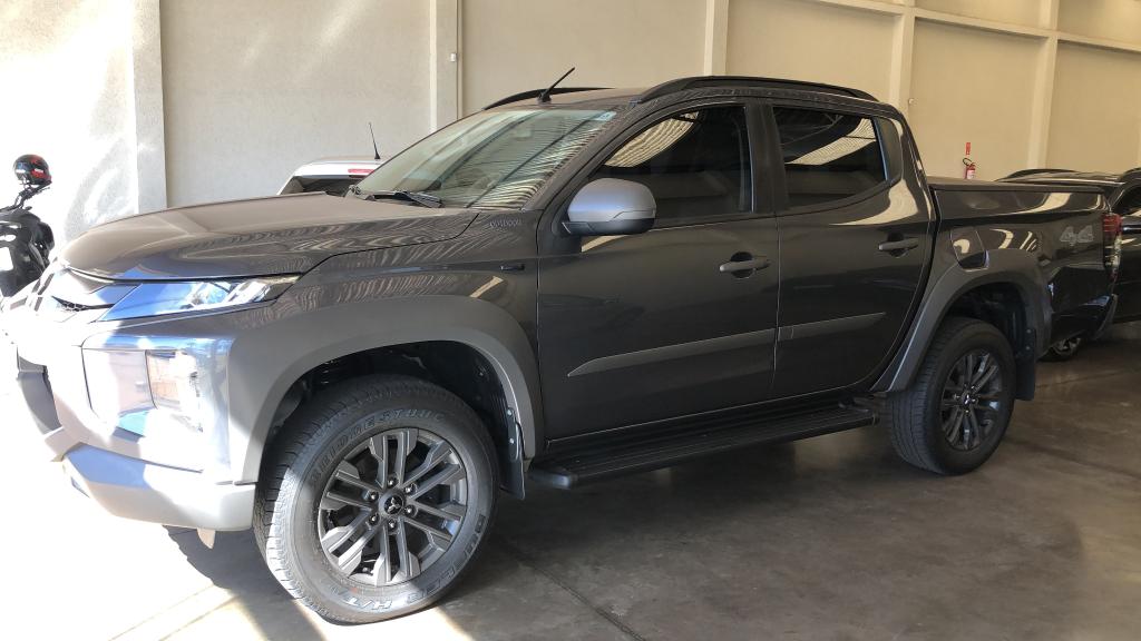 Mitsubishi L200 2025