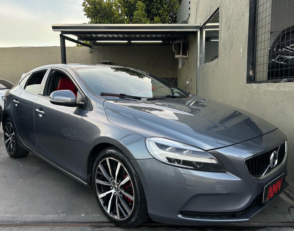 Volvo V40 2019