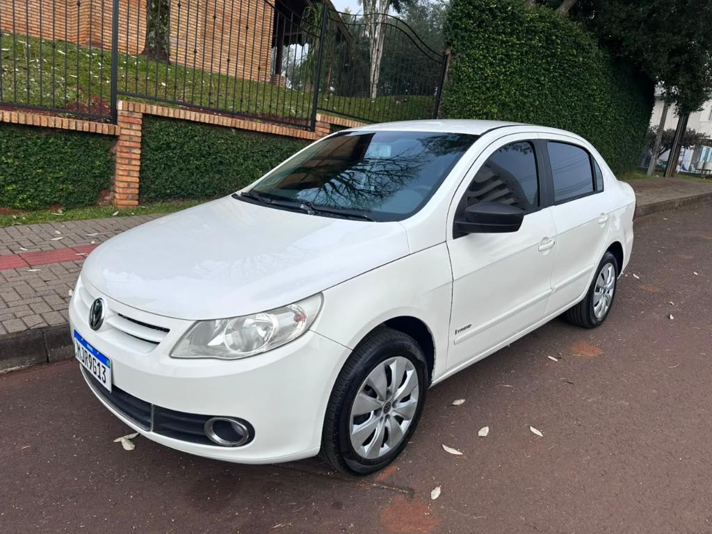 Volkswagen Voyage VOYAGE 1.0/1.0 City Mi Total Flex 8V 4p 2013