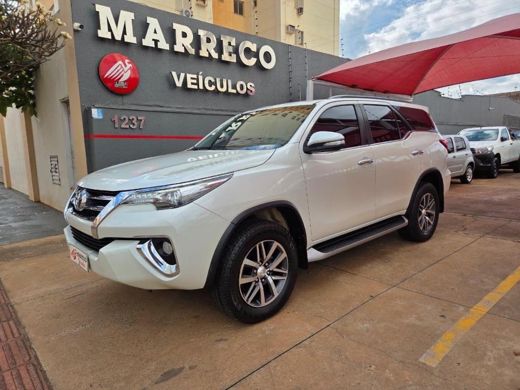 Toyota Hilux Sw4 Hilux SW4 SRX 4x4 4.0 V6 24V Aut. 2017