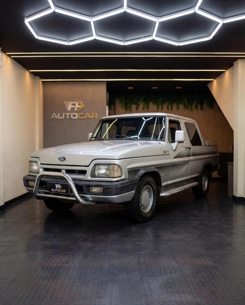 Ford F-1000 1990
