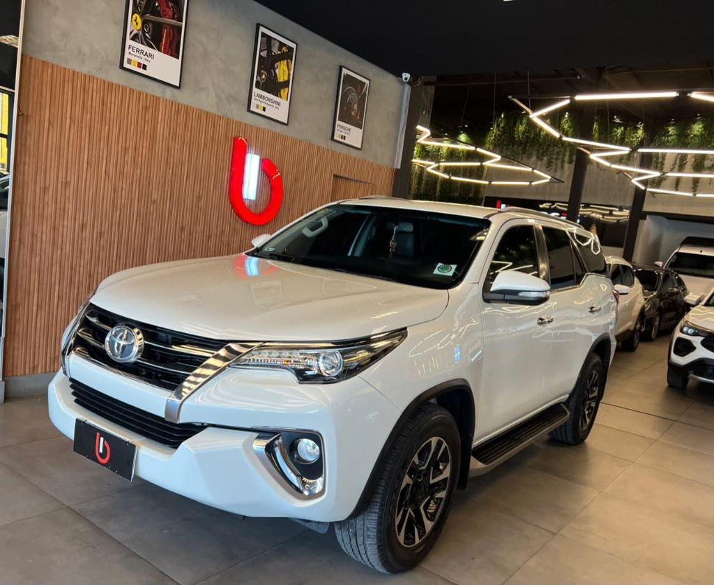Toyota Hilux Sw4 Hilux SW4 SRX 4x4 2.8 TDI 16V Dies. Aut. 2017