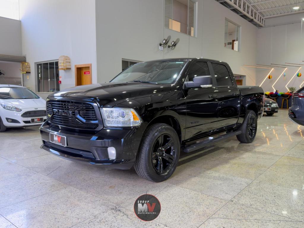 Ram Classic Laramie Night Ed.