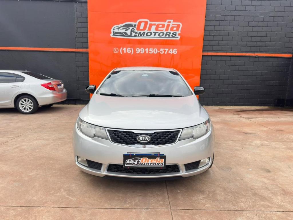 KIA Cerato 1.6 Ex E221 2012