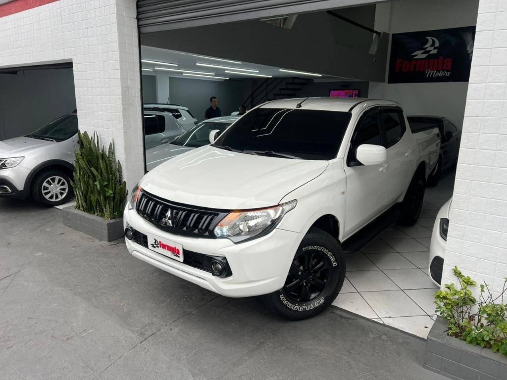 Mitsubishi L200 L200 Triton GL 3.2 CD TB Int. Dies. Mec. 2022