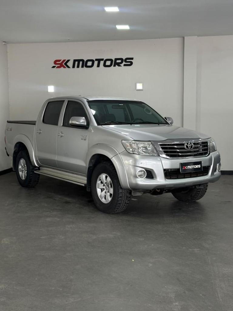 Toyota Hilux 2.5 STD 4X4 CD 16V TURBO DIESEL 4P MANUAL 2013