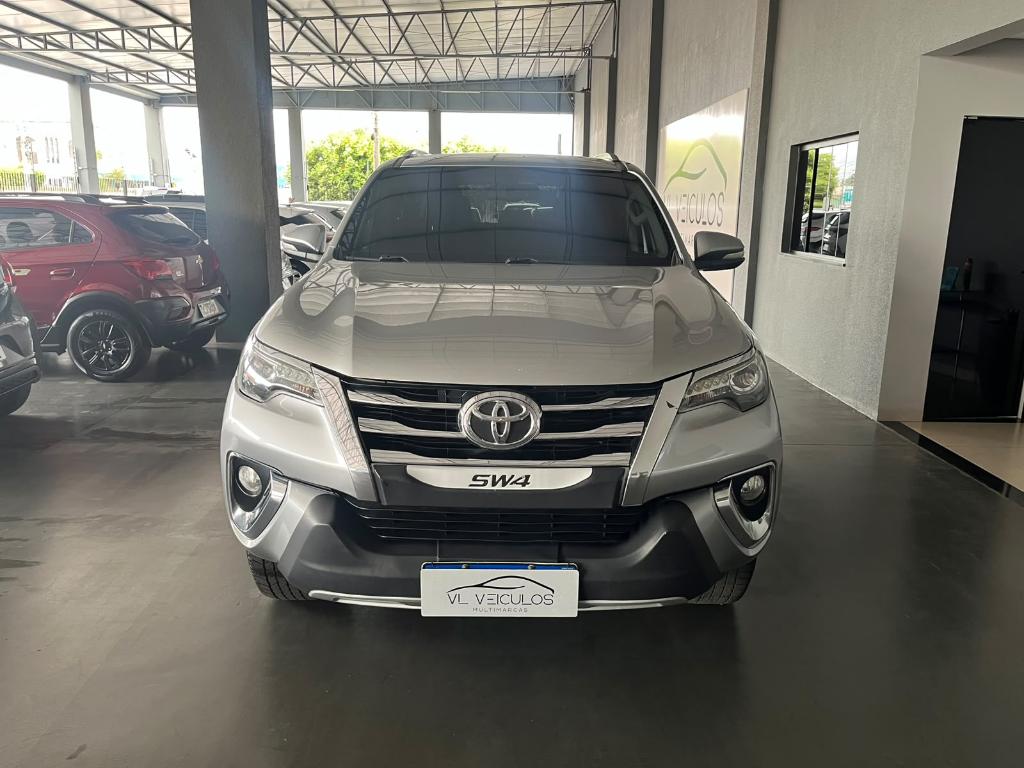 Toyota Sw4 Hilux SW4 SRX 4x4 2.8 TDI 16V Dies. Aut. 2017