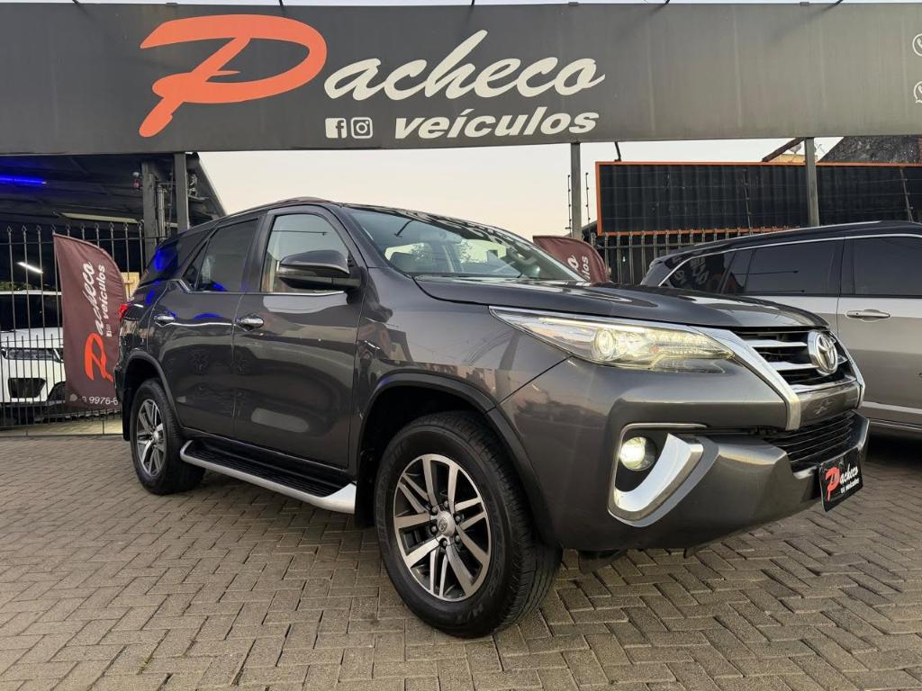 Toyota Sw4 Hilux SW4 SRX 4x4 2.8 TDI 16V Dies. Aut. 2019