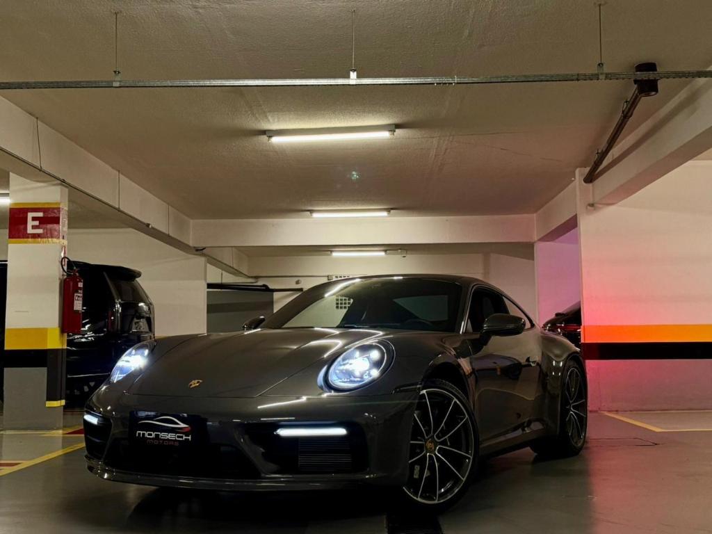 Porsche 911 CARRERA 4 COUPE 3.0 2024
