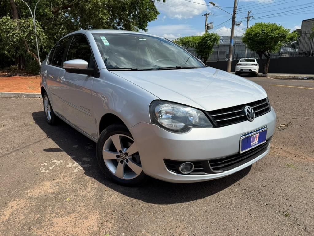 Volkswagen Polo COMFORTLINE 1.6 8V FLEX 2014