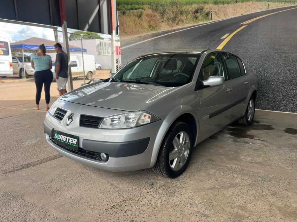 Renault Megane SEDAN DYNAMIQUE HI-FLEX 1.6 16V 2009