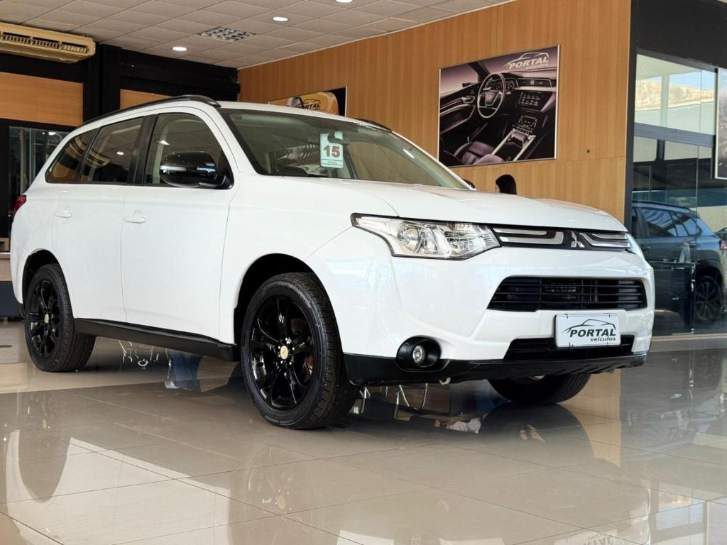 Mitsubishi Outlander OUTLANDER 2.0 16V 160cv Aut. 2015