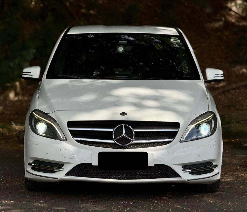 Mercedes-Benz B 200 4p Automatico Flex 2014