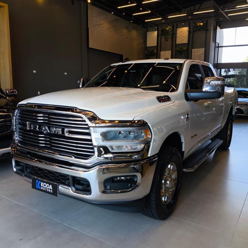 Ram 1500 CD LIMITED 4X4 5.7 AT 2023