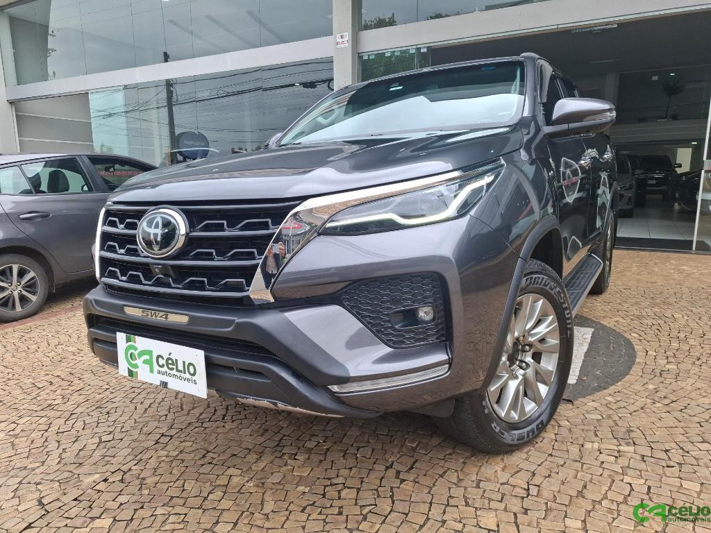 Toyota Hilux Sw4 Hilux SW4 SRX 4x4 2.8 TDI 16V Dies. Aut. 2022