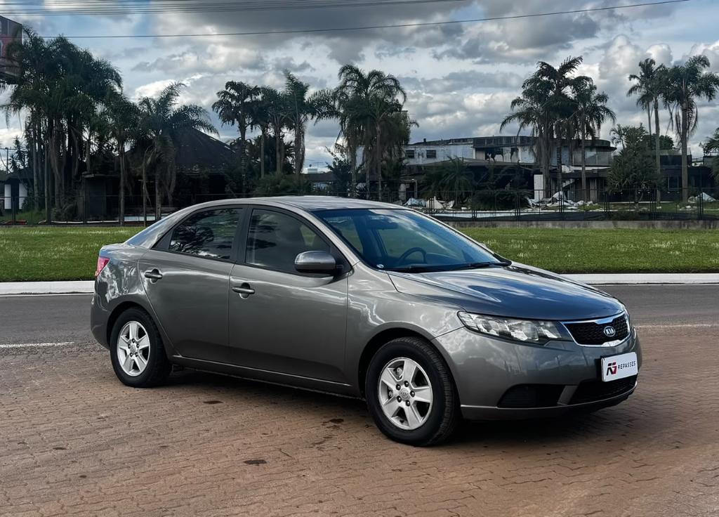 KIA Cerato 1.6 EX SEDAN 16V GASOLINA 4P AUTOMÁTICO 2011