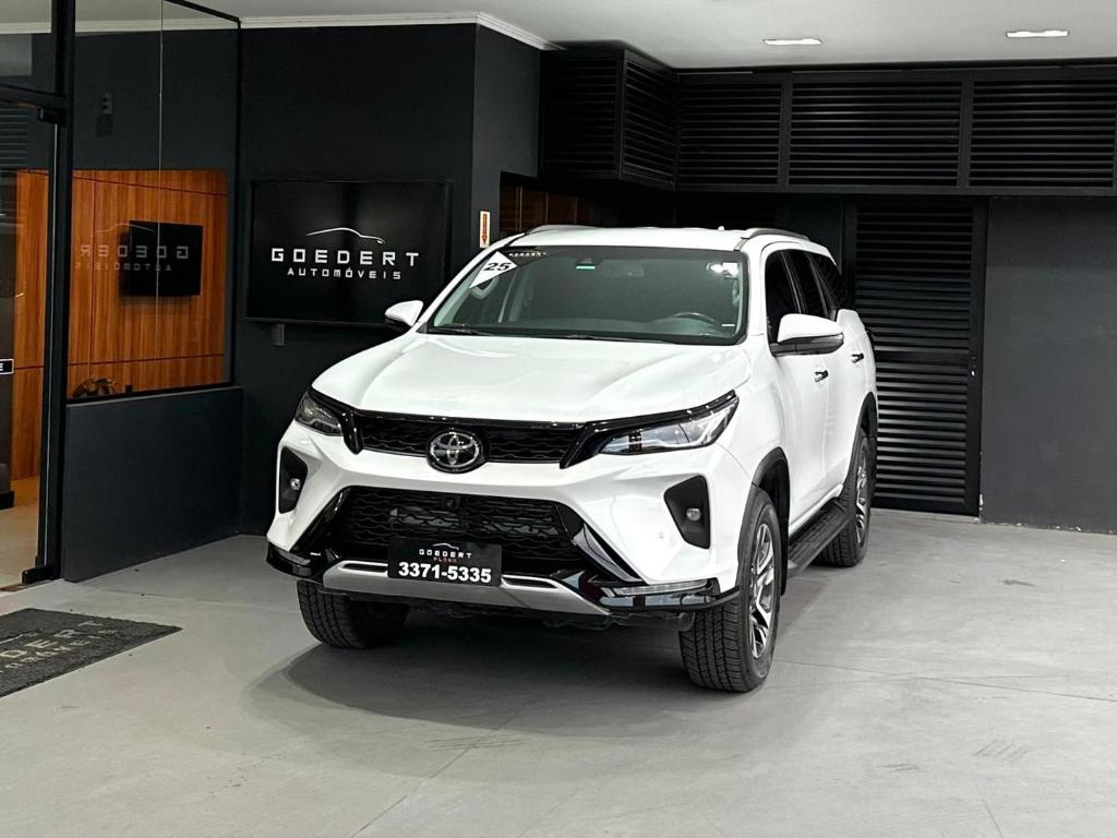 Toyota Sw4 2.8 Tdi Srx Platinum Auto 4wd 2025