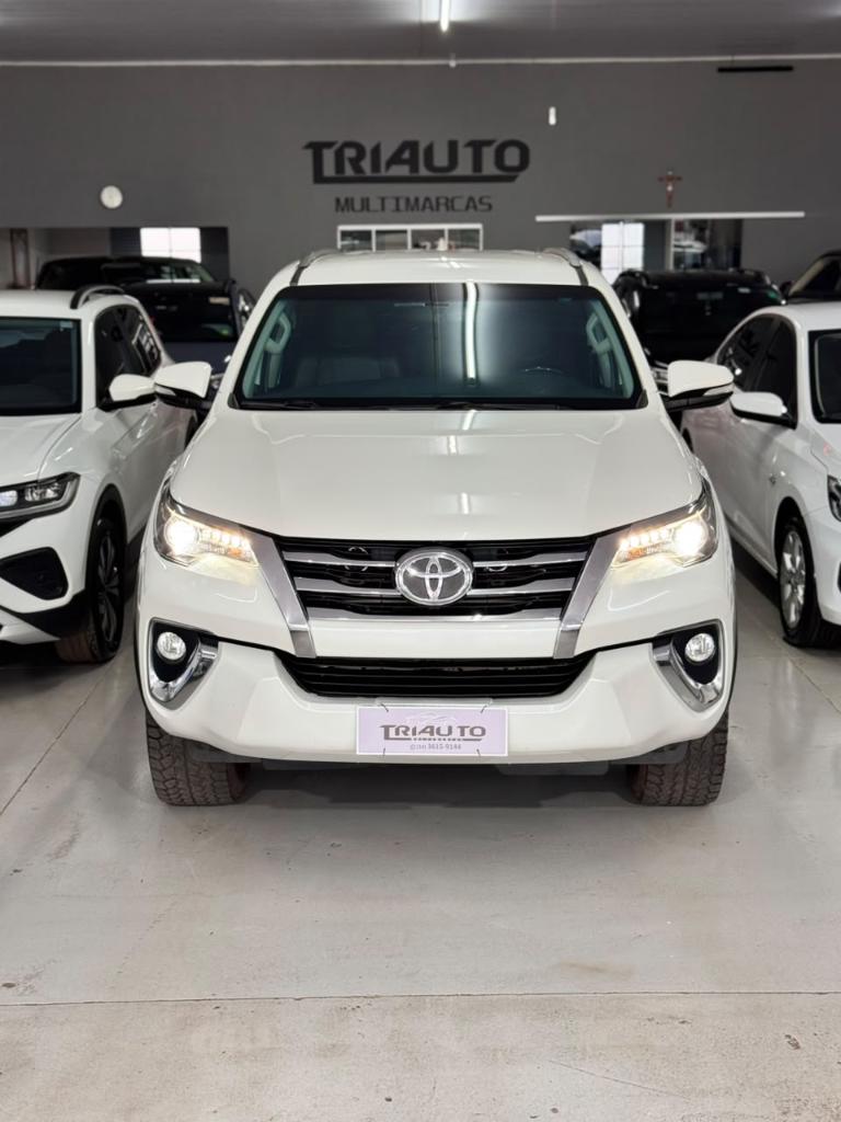 Toyota Sw4 Hilux SW4 SRX 4x4 2.8 TDI 16V Dies. Aut. 2017