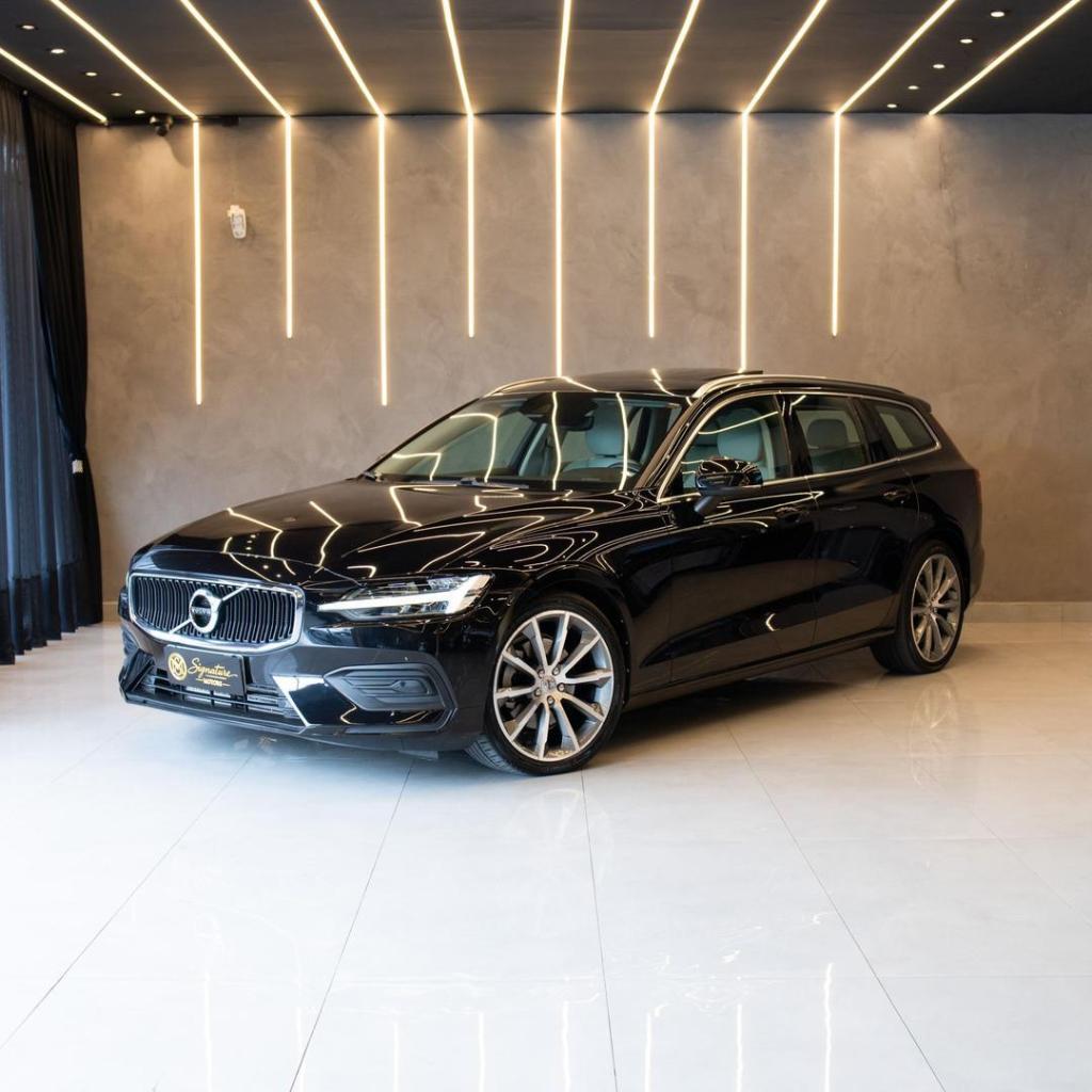 Volvo V60 V60 T-5 MOMENTUM 2.0  5p 2020