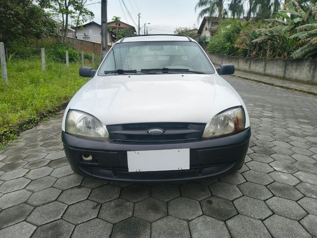 Ford Courier 1.6 L 8V FLEX MANUAL 2010