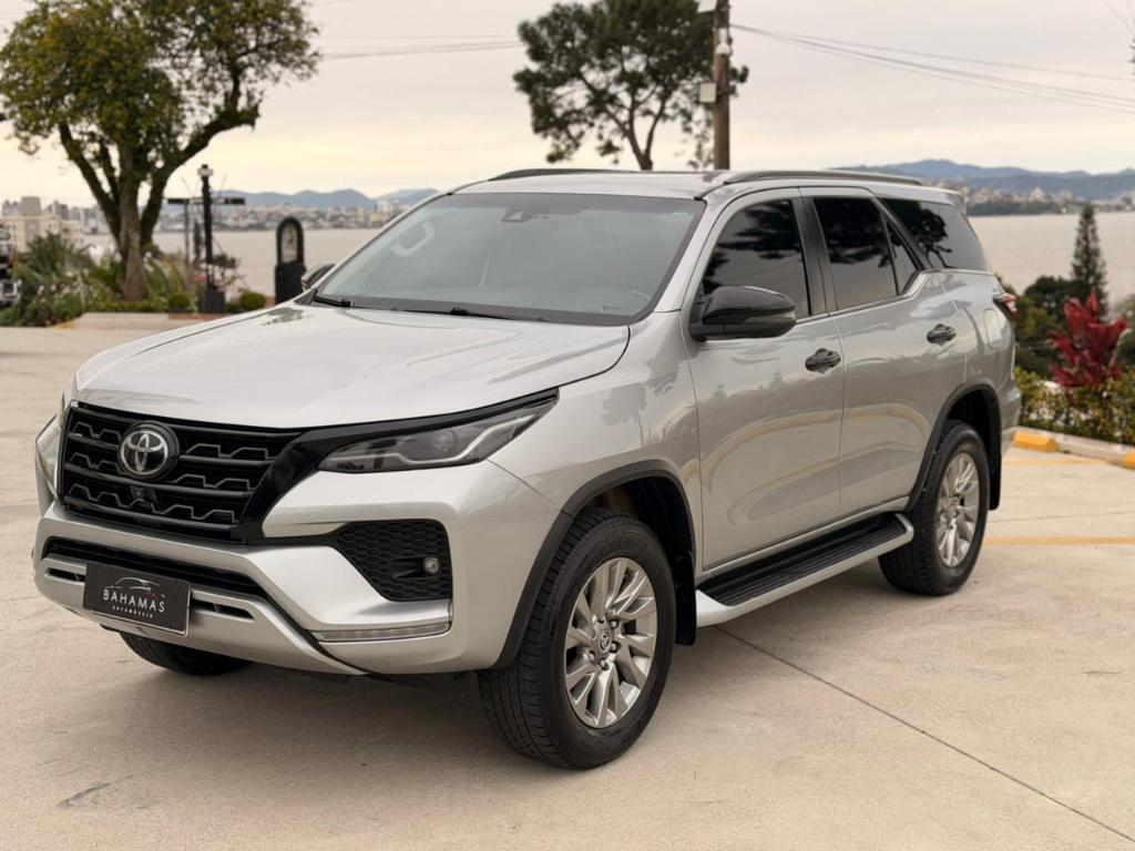 Toyota Hilux Sw4 SRX 4X4 2.8 TDI 16V DIES. AUT. 2022