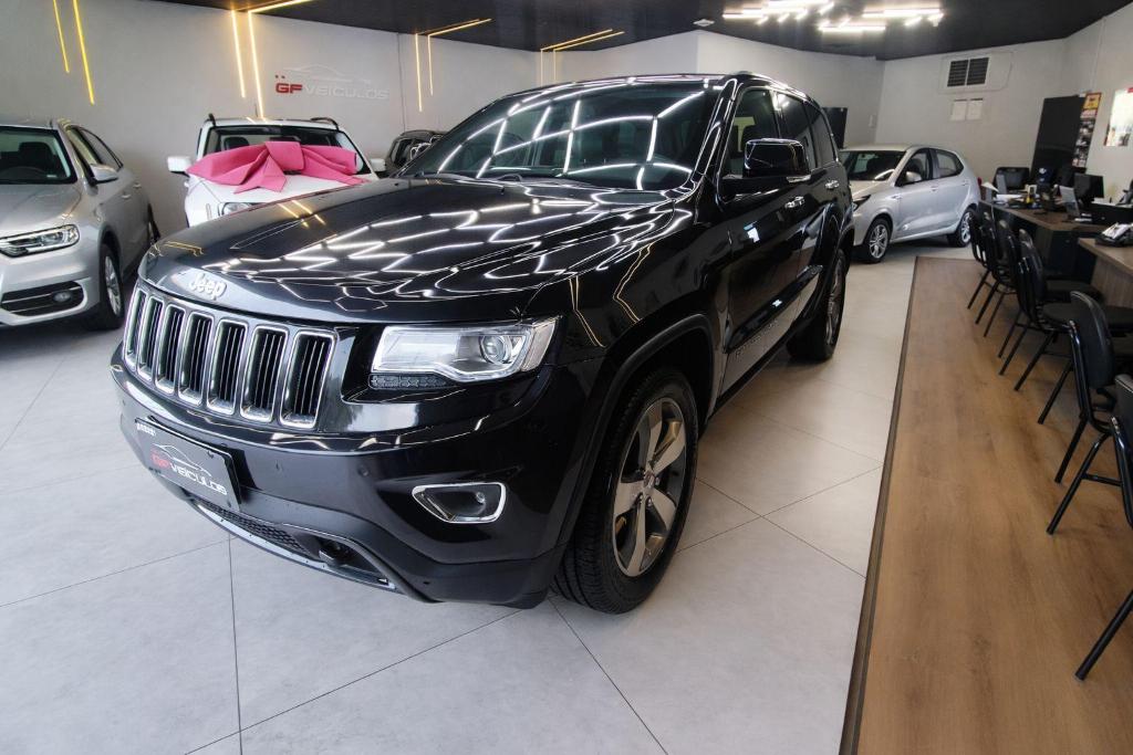 Jeep Grand Cherokee LAREDO 3.6 V6 AT 2015