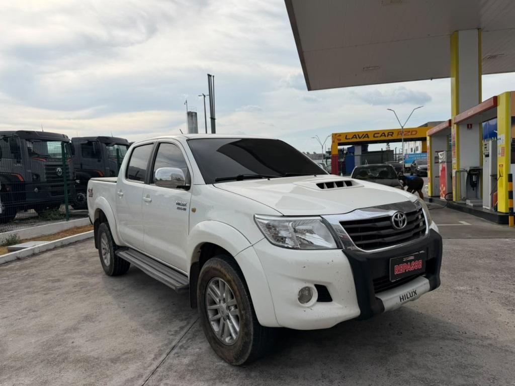 Toyota Hilux HILUX CD SRV D4-D 4X4 3.0 TDI DIESEL AUT 2015