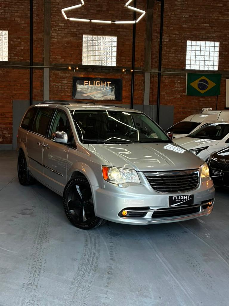 Chrysler Others &amp; Country Limited 3.6 V6 2012