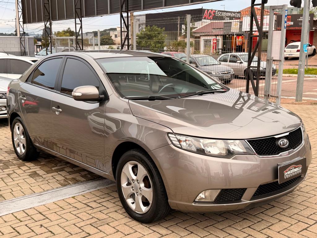 Kia Cerato 1.6 16v Ex