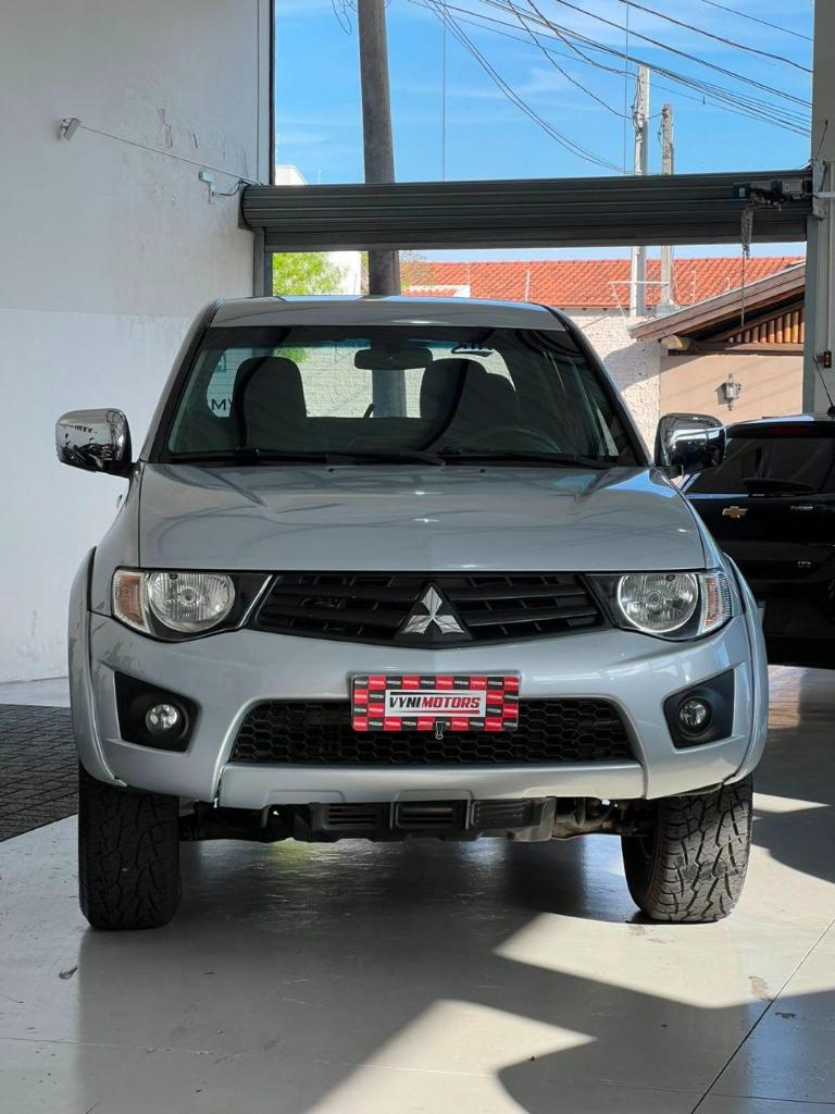 Mitsubishi L200 L200 Triton HLS 2.4 Flex 16V CD Mec. 2015