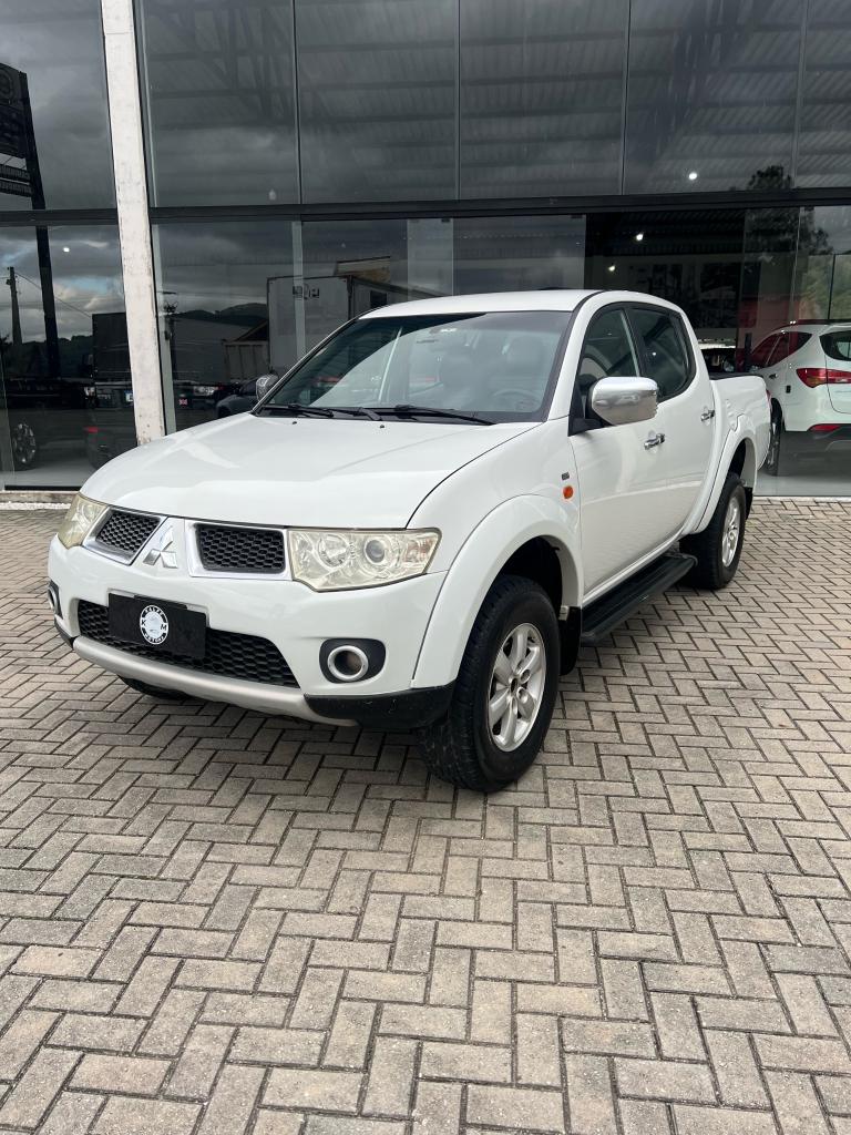 Mitsubishi L200 Triton 3.2 Di D Hpe Auto 4wd 2013
