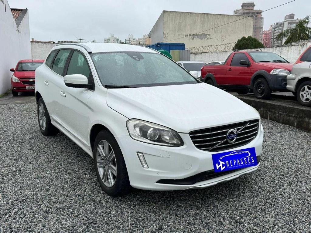 Volvo Xc 60 D5 Kinetic 2.4 Awd Diesel 4p Automático 2017