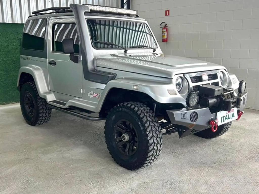 Troller T4 2010