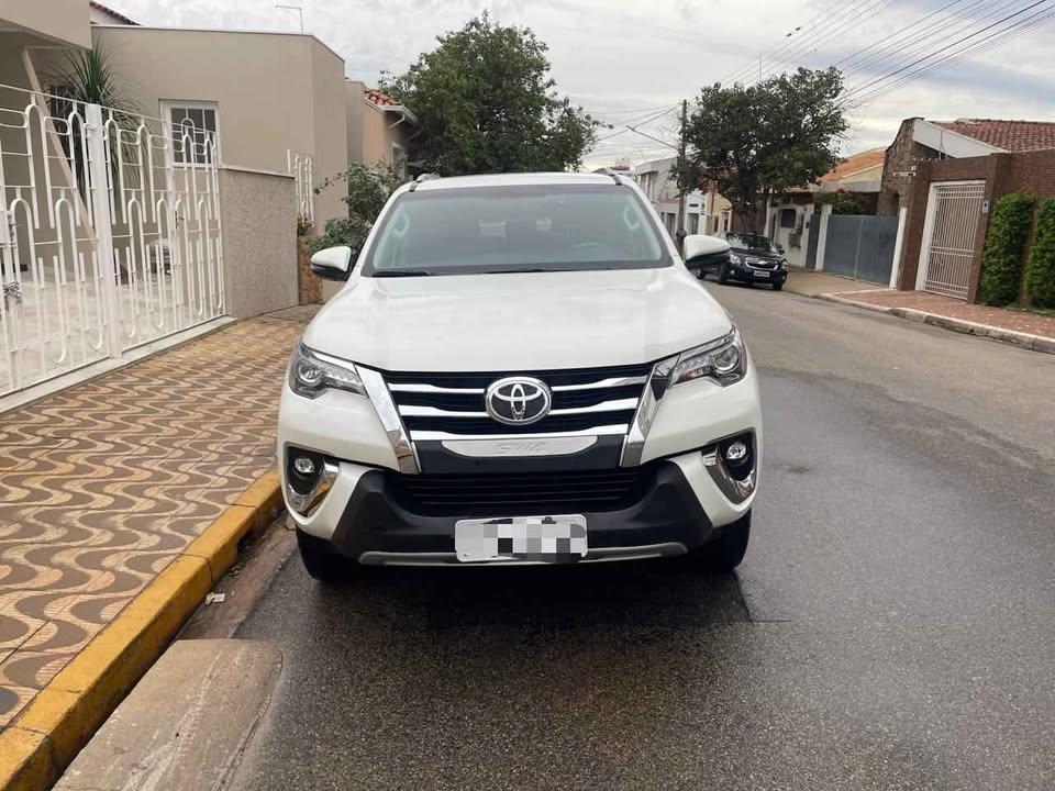 Toyota Sw4 Hilux SW4 SRX 4x4 2.8 TDI 16V Dies. Aut. 2019