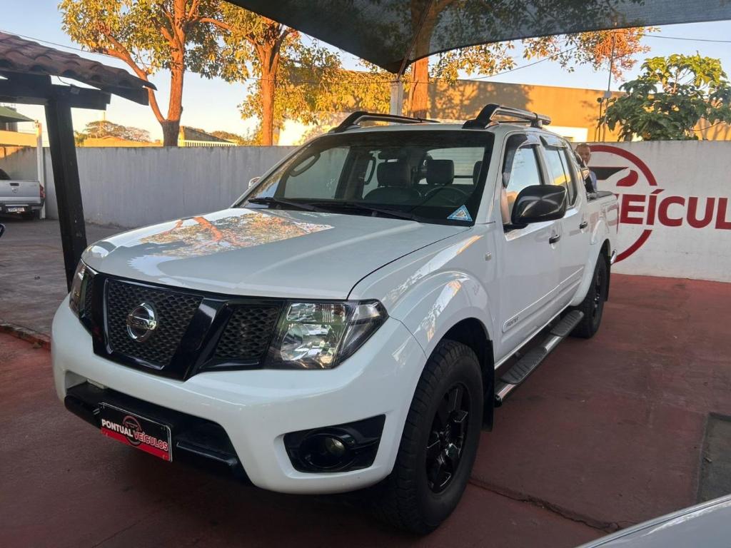 Nissan Frontier 2.5 Td Cd Sv Attack 2015