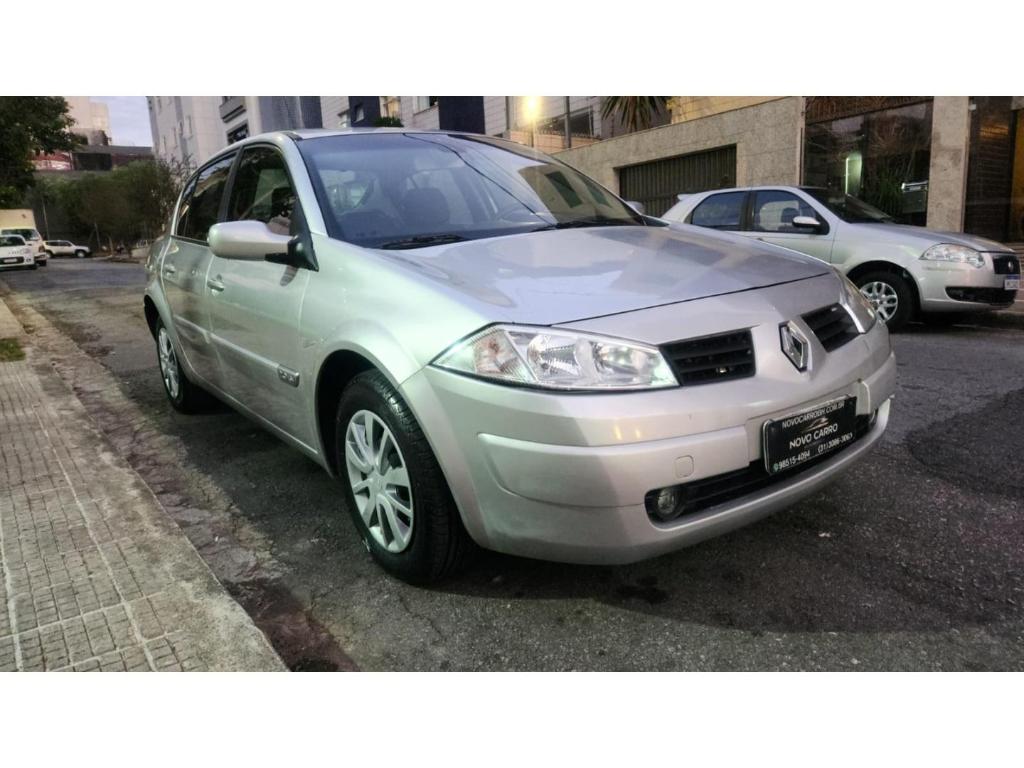 Renault Megane Megane Sedan Dynamique 2.0 16V Aut. 2011